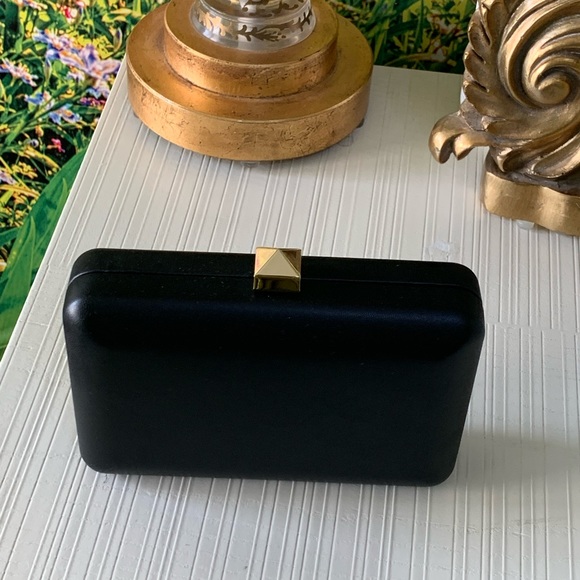 Express stud clasp clutch size - Picture 9 of 16